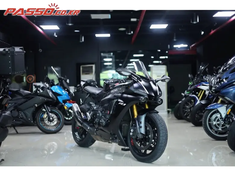 Yamaha YZF R1