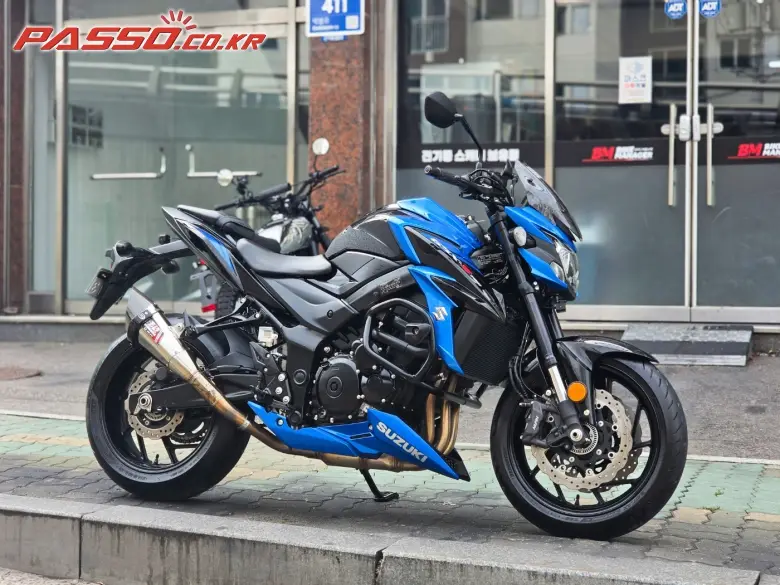 Suzuki GSX S 750