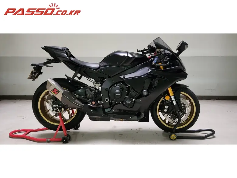 Yamaha YZF R1