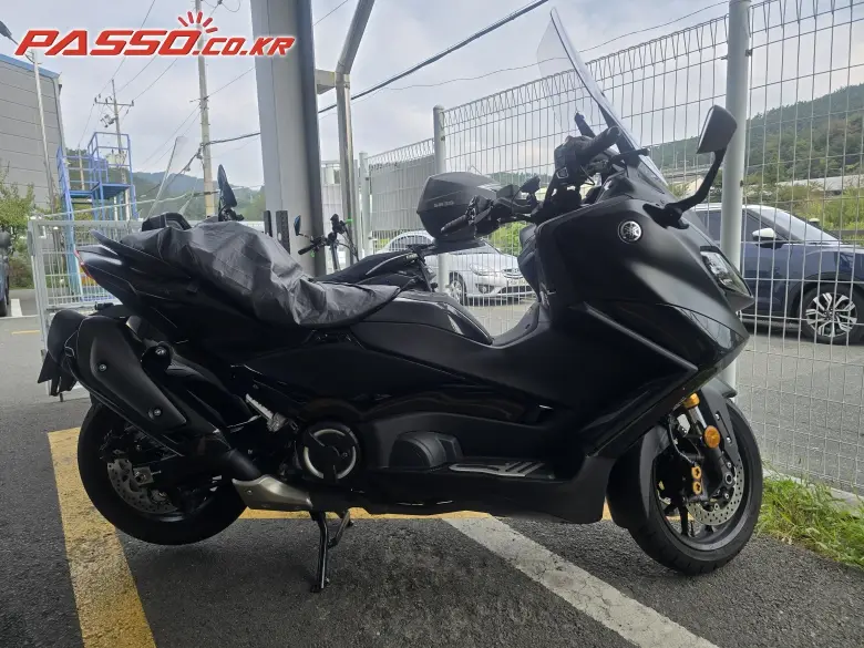 Yamaha TMAX 560