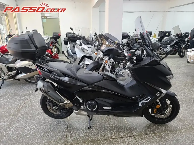 Yamaha TMAX DX