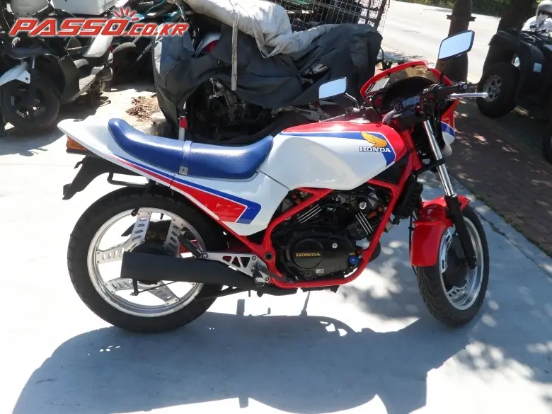 DNA Motors / Daelim VT 250
