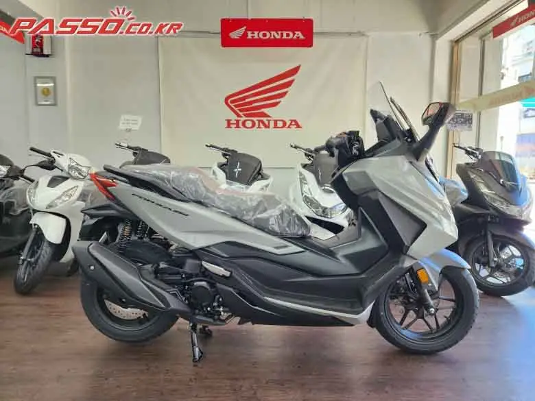 Honda Forza 350