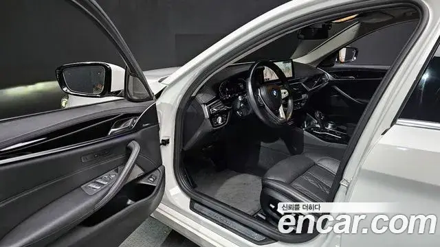 BMW 5 Series, 2021