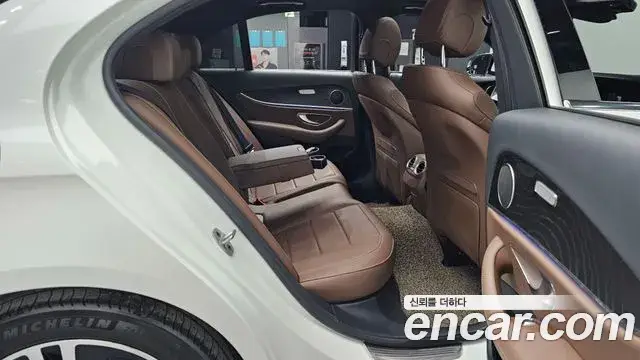 Mercedes-Benz E-Class, 2022