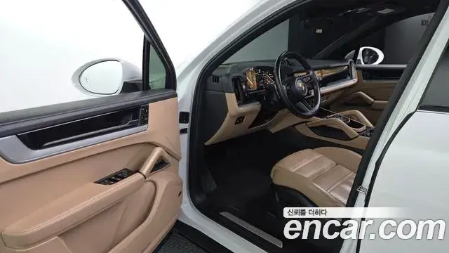 Porsche Cayenne, 2023