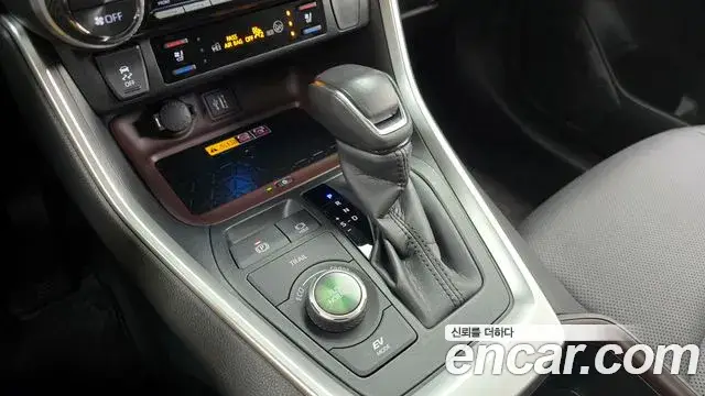 Toyota RAV4, 2024