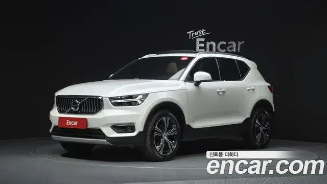 Volvo XC40, 2022