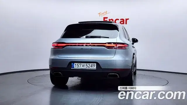 Porsche Macan, 2021