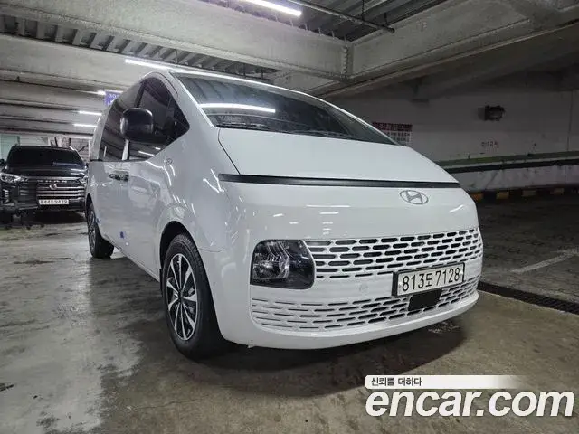 Hyundai Staria, 2023