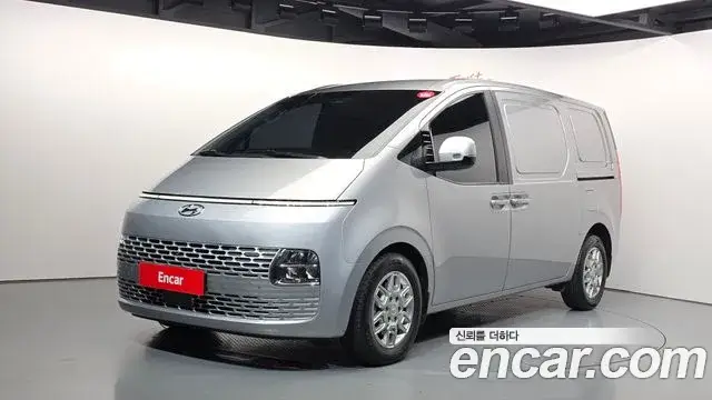 Hyundai Staria, 2023