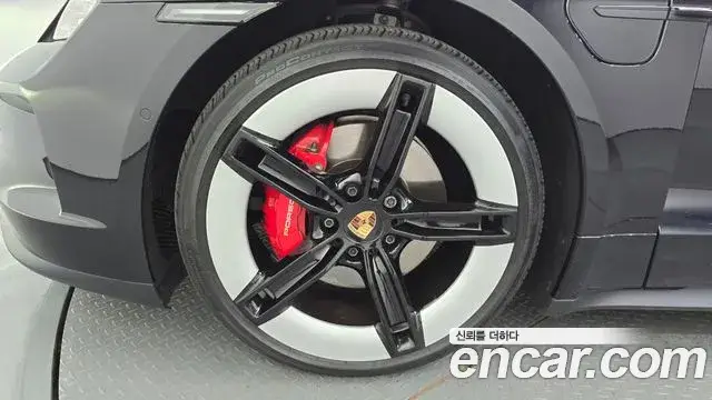 Porsche Taycan, 2024