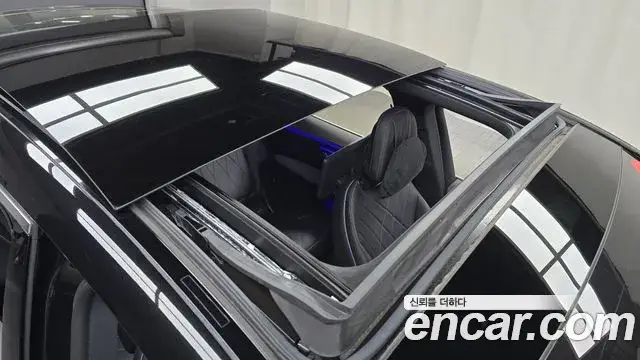 Mercedes-Benz EQS SUV, 2024