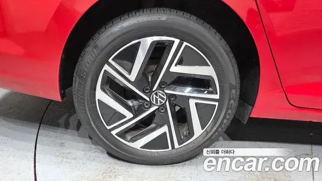 Volkswagen Jetta, 2023
