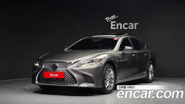 Lexus LS500h, 2018