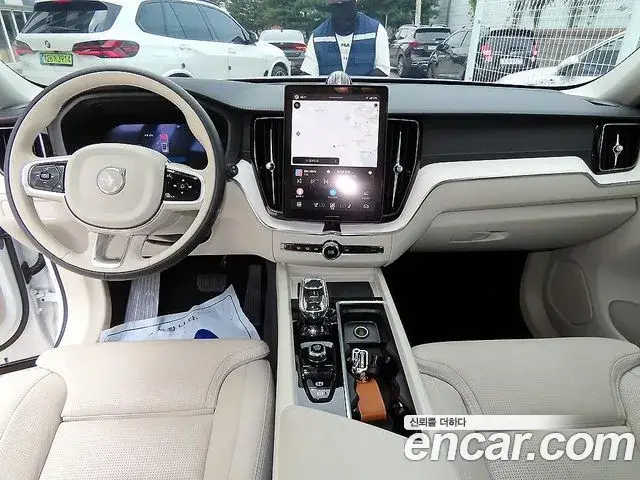Volvo XC60, 2025