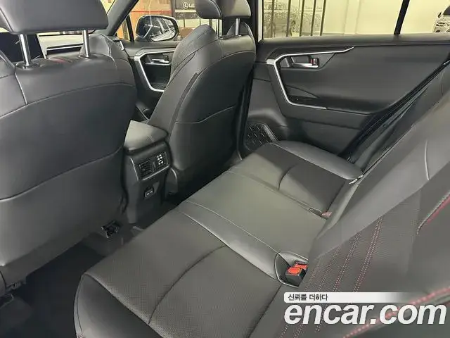 Toyota RAV4, 2025