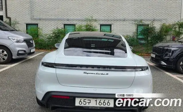 Porsche Taycan, 2021
