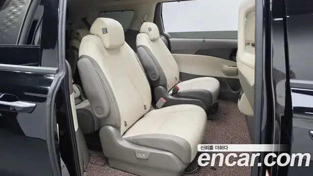 Kia Carnival, 2024