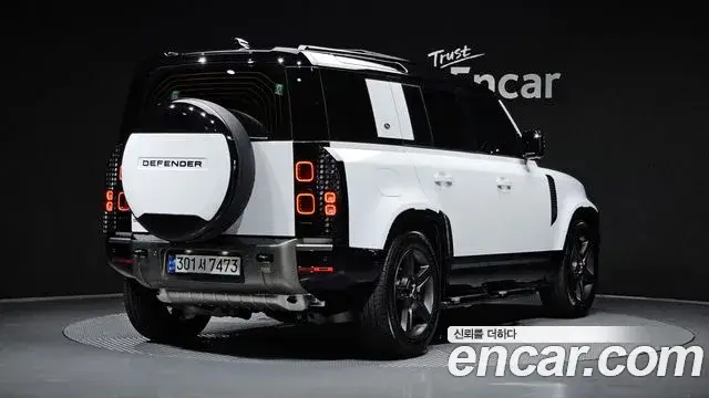 Land Rover Defender, 2024