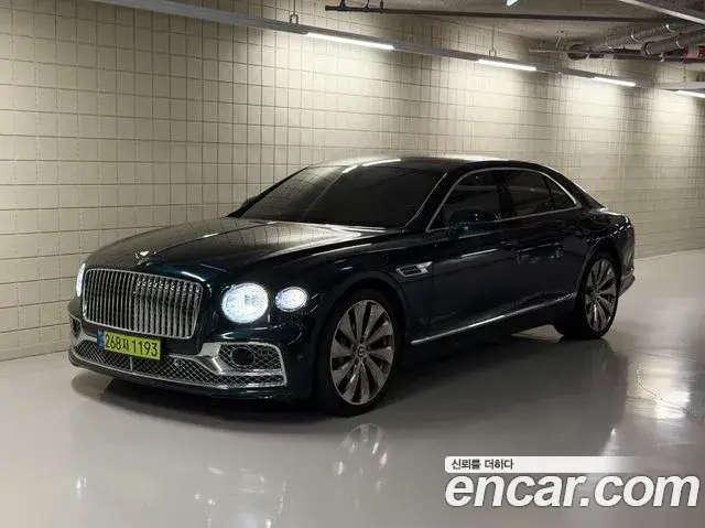 Bentley Flying Spur, 2022