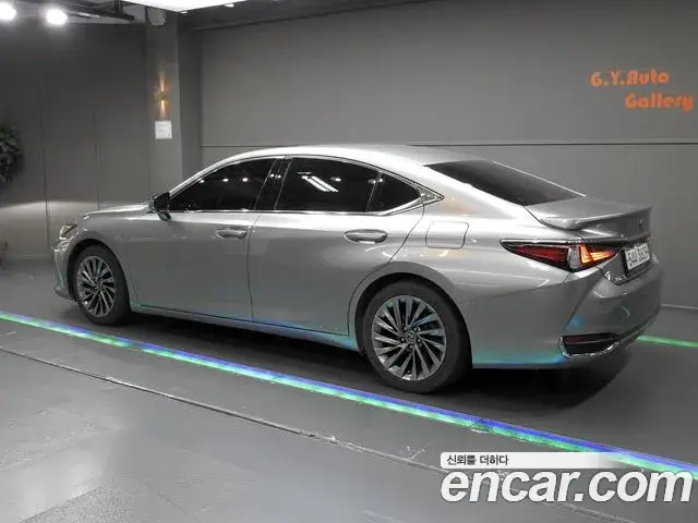 Lexus ES300h, 2019
