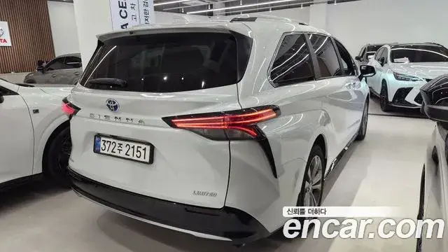 Toyota Sienna, 2025