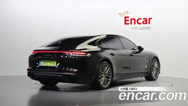 Porsche Panamera, 2021