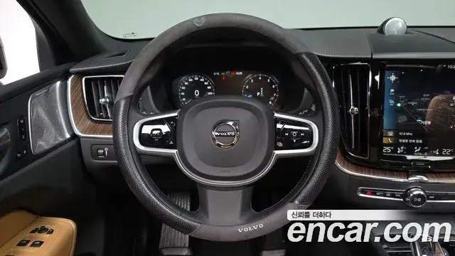 Volvo XC60, 2021