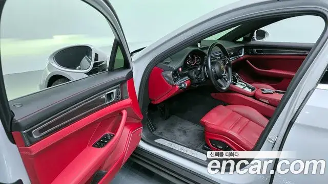 Porsche Panamera, 2022