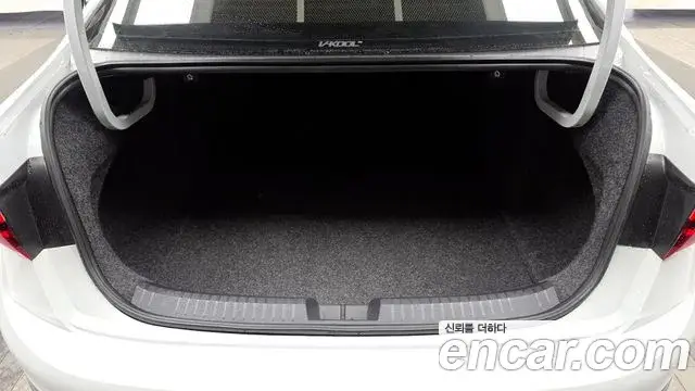 Volkswagen Jetta, 2023