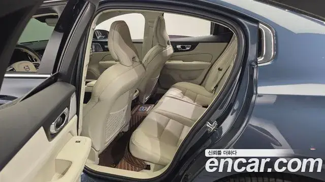 Volvo S60, 2021