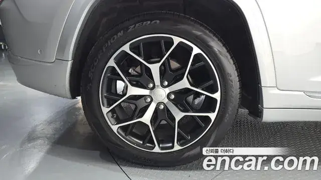 Jeep Grand Cherokee, 2023