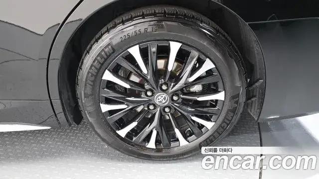 Toyota Alphard, 2025