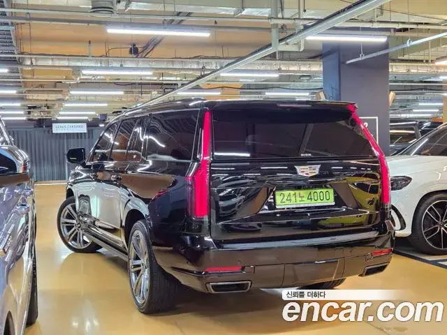 Cadillac Escalade, 2025