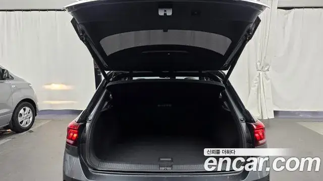Volkswagen T-Roc, 2021
