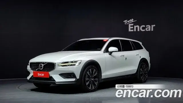 Volvo V60 Cross Country, 2023