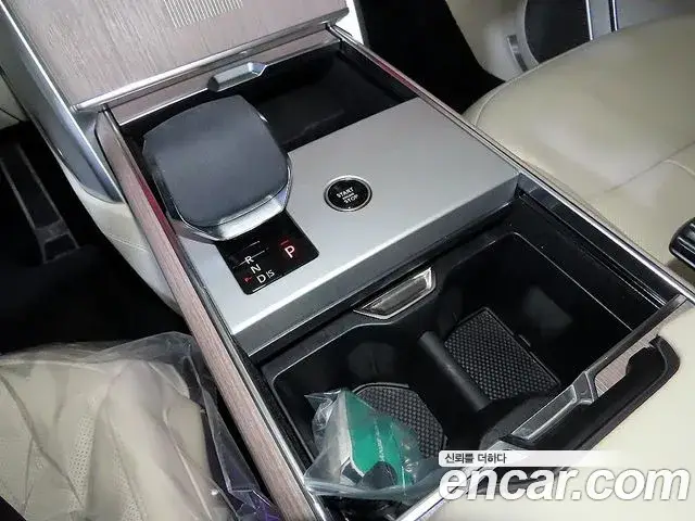 Land Rover Range Rover, 2025