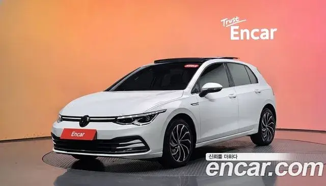 Volkswagen Golf, 2022