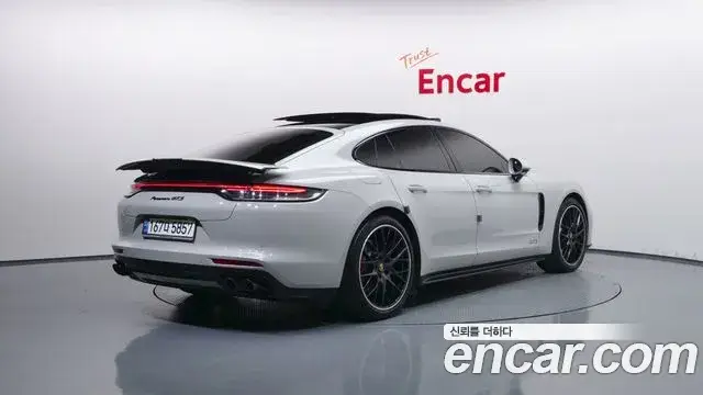 Porsche Panamera, 2021