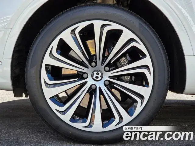 Bentley Bentayga, 2021