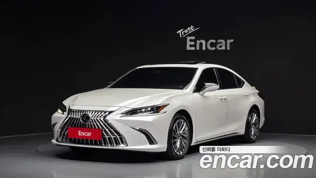 Lexus ES300h, 2025