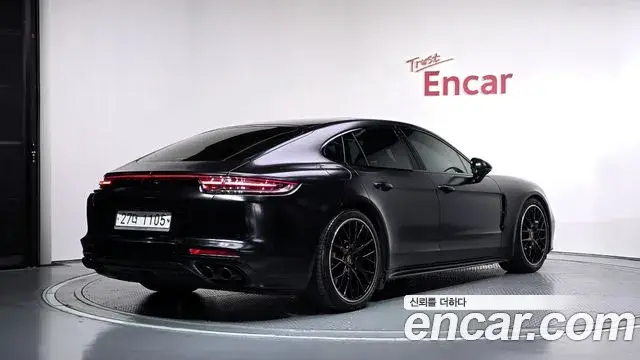 Porsche Panamera, 2019