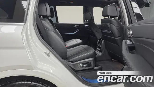 BMW X7, 2025