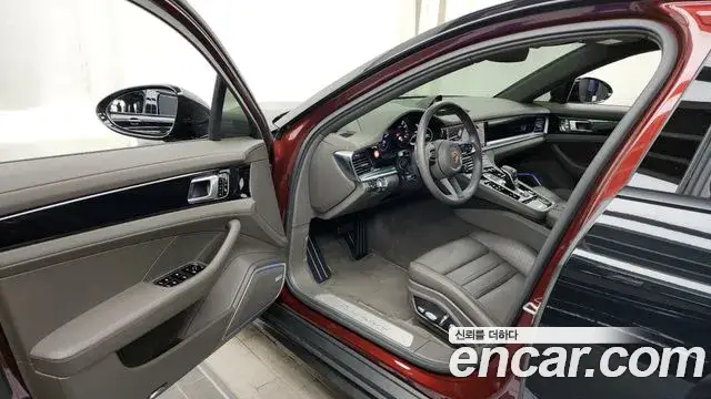 Porsche Panamera, 2021