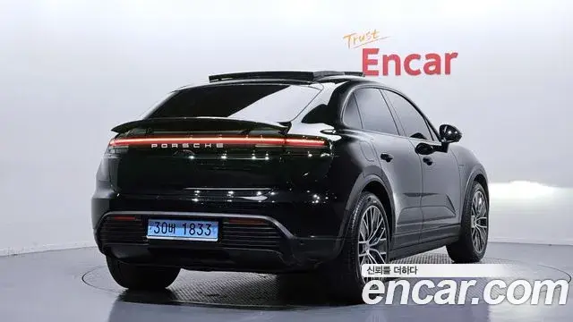 Porsche Macan EV, 2025