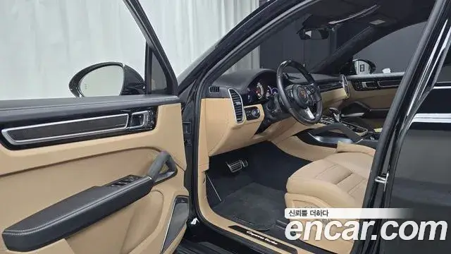 Porsche Cayenne, 2023