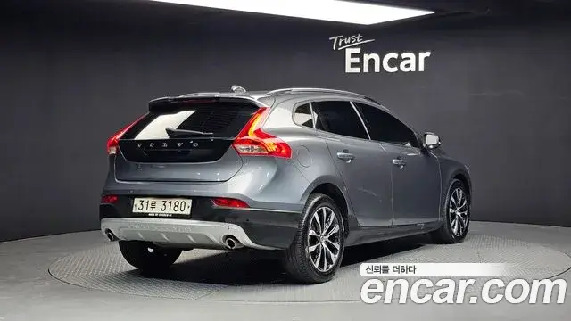 Volvo V40 Cross Country, 2018