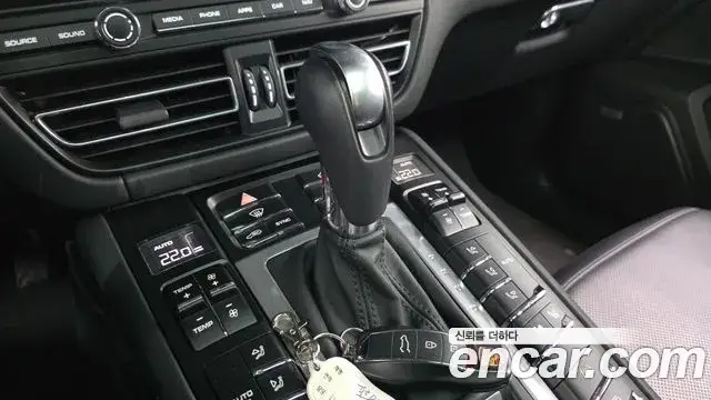 Porsche Macan, 2021