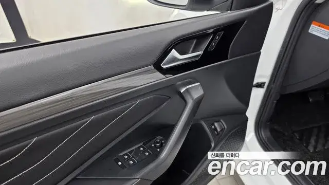 Volkswagen Jetta, 2023